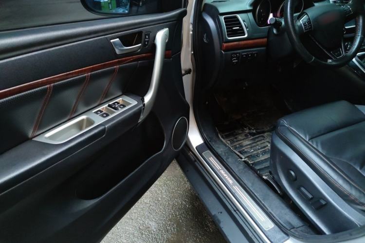 Used Haval H6 2014 Sport Version 1.5T Manual Two-Wheel Drive Elite Edition Interior 3