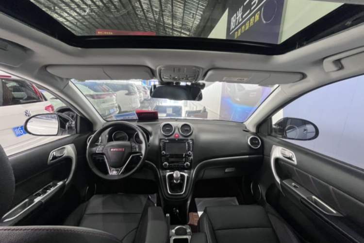 Used Haval H6 2014 Upgraded Model 2.0T Diesel Manual 4x4 Prestige Version Interior 4