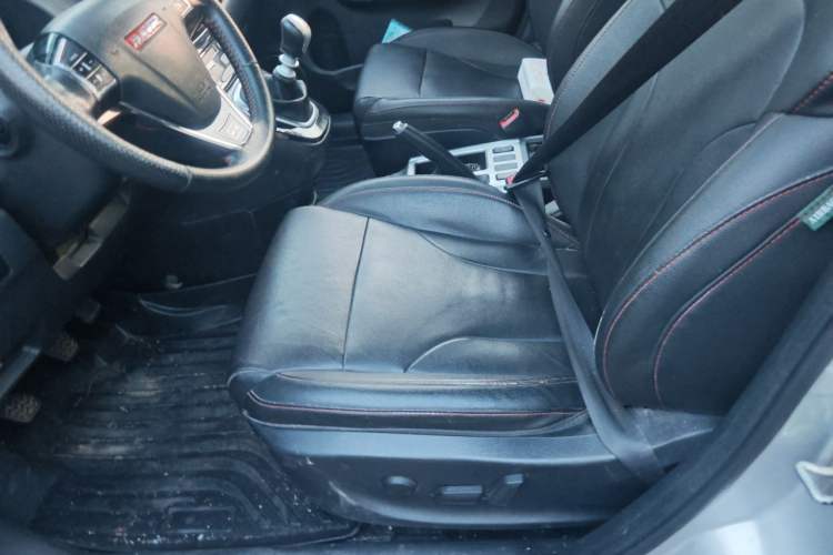 Used Haval H6 2014 Sport Version 1.5T Manual Two-Wheel Drive Elite Edition Left Front Seat