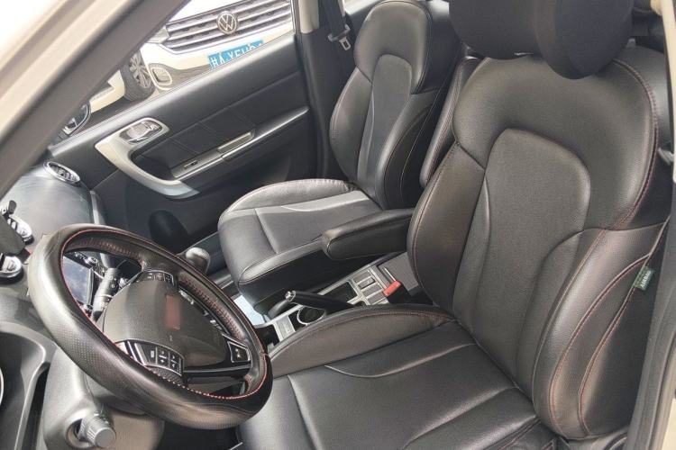Used Haval H6 2014 Upgraded Model 1.5T Manual Two-Wheel Drive Elite Version Left Front Seat