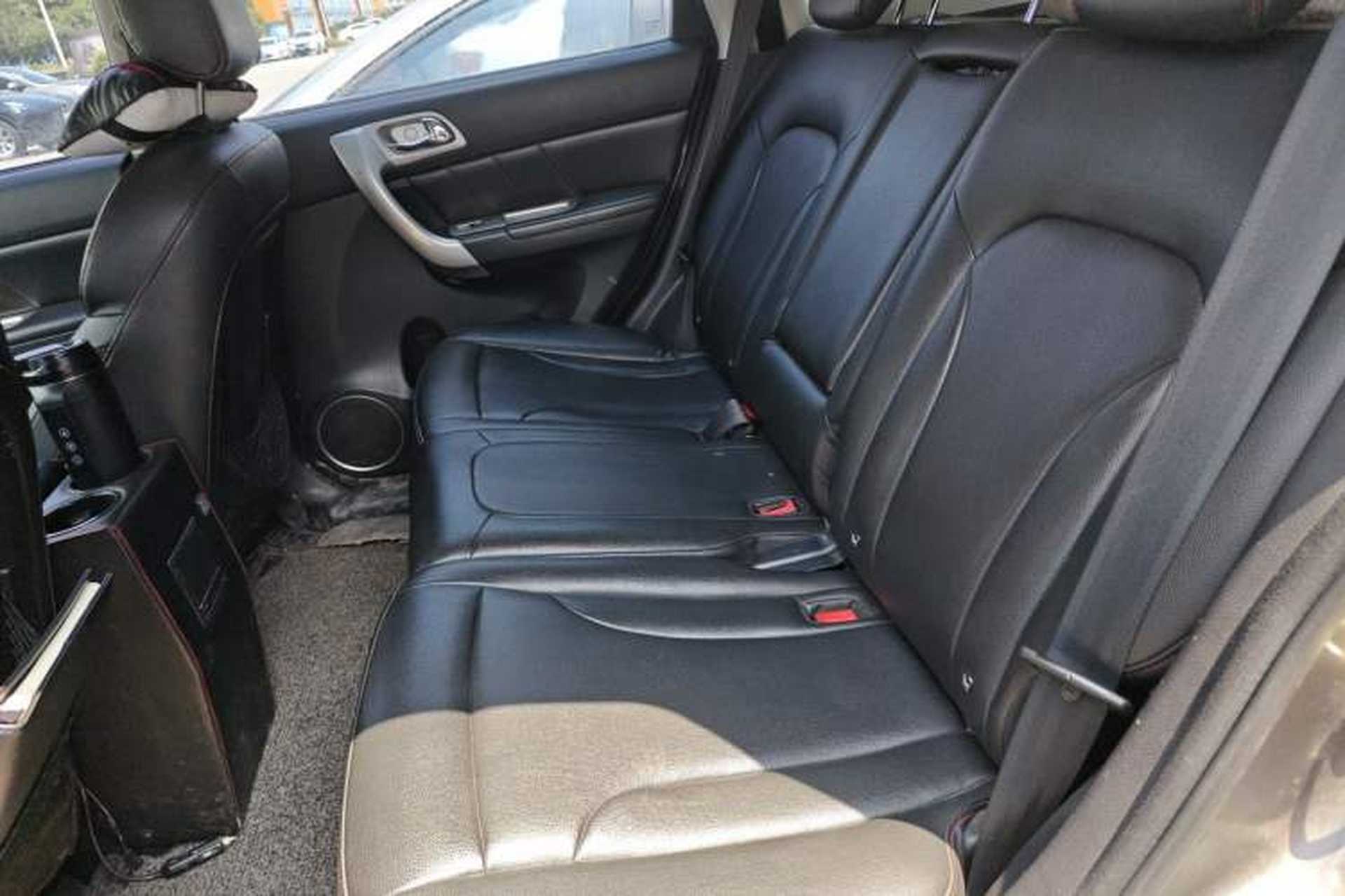 Used Haval H6 2014 Upgraded Model 1.5T Manual Two-Wheel Drive Elite Version Left Rear Seat