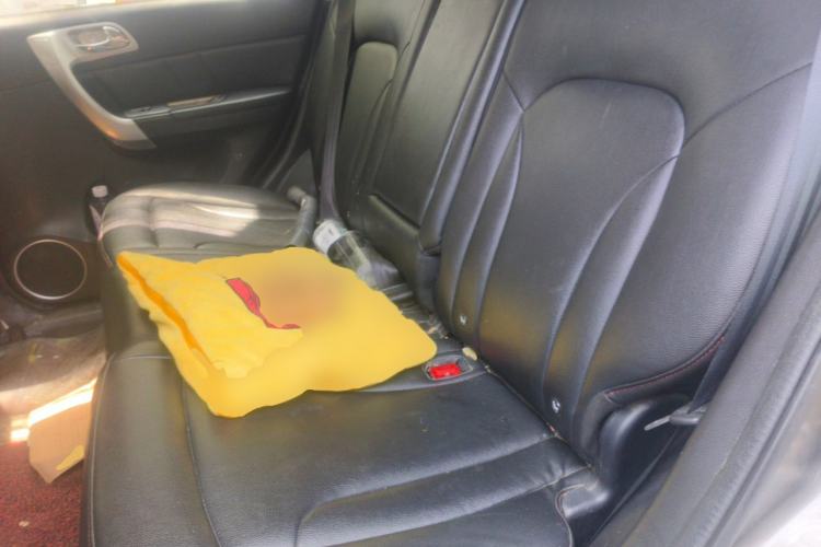 Used Haval H6 2014 Upgraded Model 1.5T Manual Two-Wheel Drive Elite Version Left Rear Seat