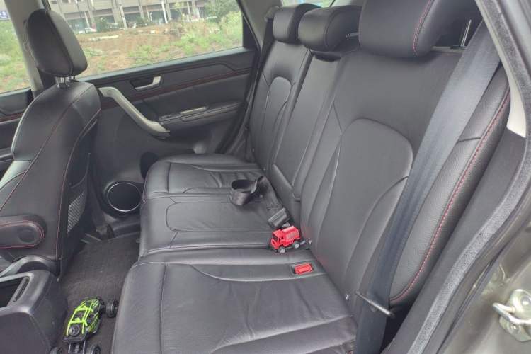Used Haval H6 2014 Sport Edition 2.0T Diesel Manual Two-Wheel Drive Prestige Model Left Rear Seat