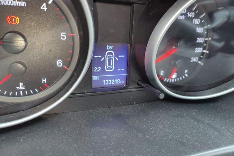 Used Haval H6 2014 Sport Edition 2.0T Diesel Manual Two-Wheel Drive Prestige Model Odometer Close Up