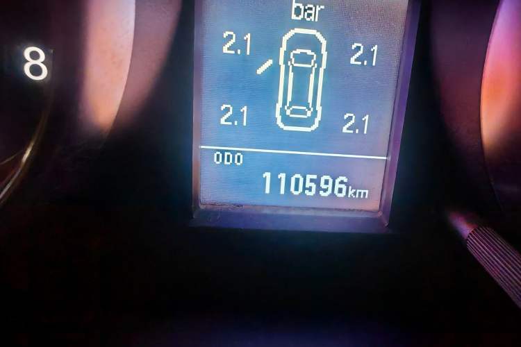 Used Haval H6 2014 Upgraded Model 1.5T Manual Two-Wheel Drive Elite Version Odometer Close Up