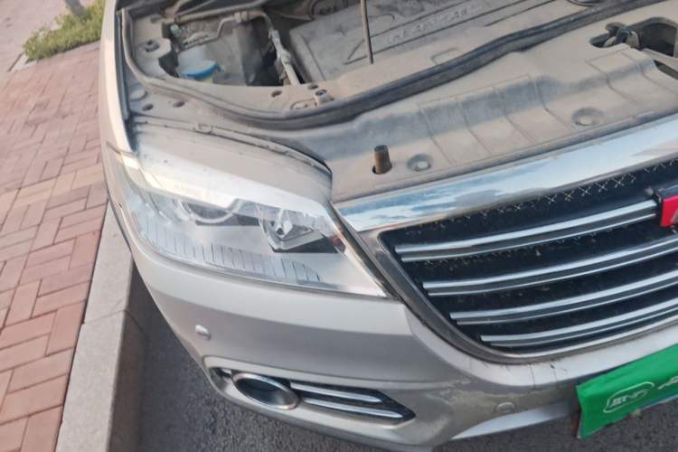 Used Haval H6 2014 Sport Version 1.5T Manual Two-Wheel Drive Elite Edition Right Front Headlight