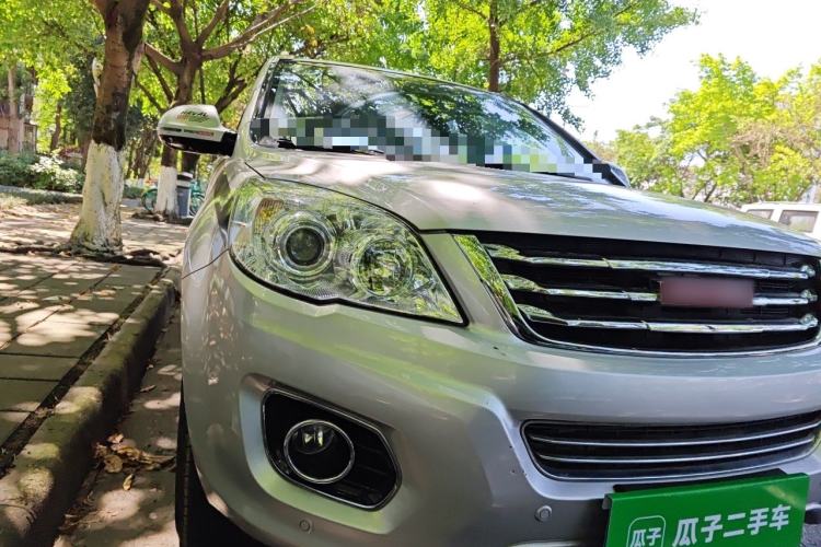 Used Haval H6 2014 Upgraded Model 1.5T Manual Two-Wheel Drive Elite Version Right Front Headlight