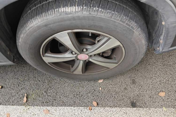 Used Haval H6 2014 Sport Version 1.5T Manual Two-Wheel Drive Elite Edition Right Front Wheel Hub