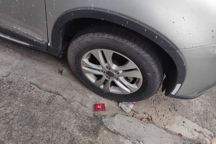 Used Haval H6 2014 Sport Version 1.5T Manual Two-Wheel Drive Elite Edition Right Front Wheel Hub