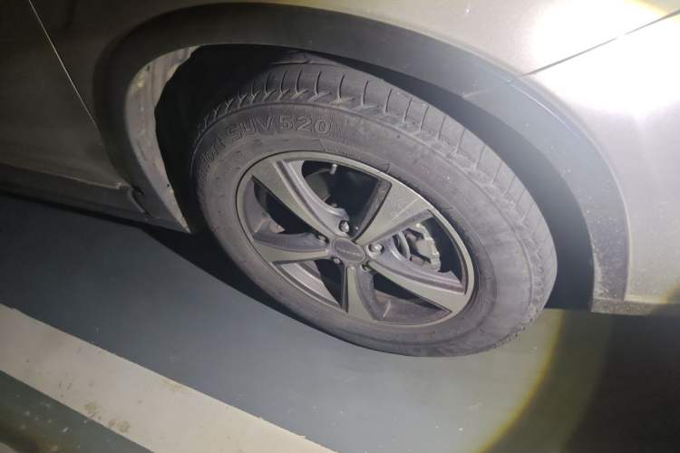 Used Haval H6 2014 Sport Edition 2.4L Automatic Elite Model Right Front Wheel Hub