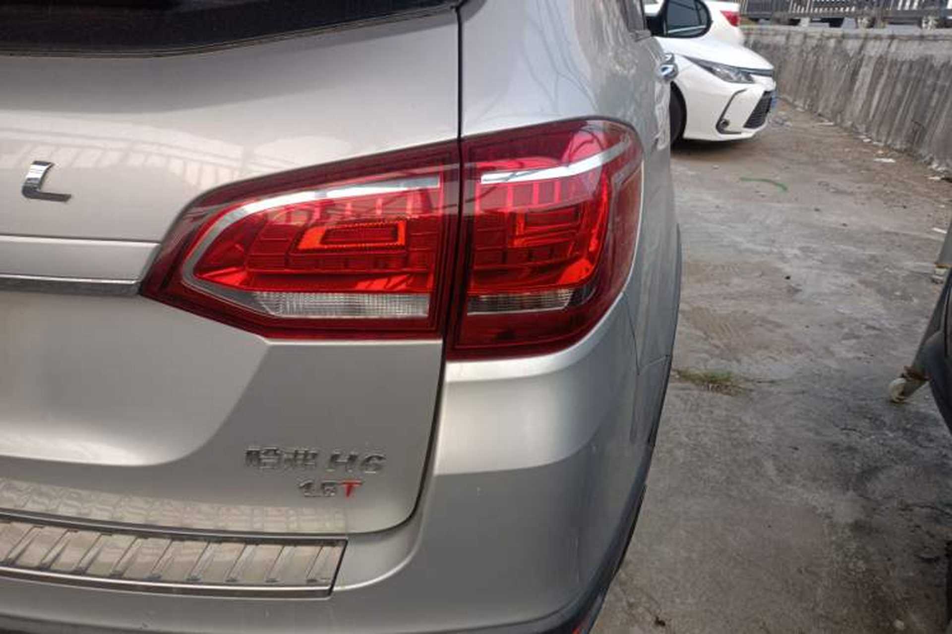 Used Haval H6 2014 Sport Version 1.5T Manual Two-Wheel Drive Elite Edition Right Rear Taillight