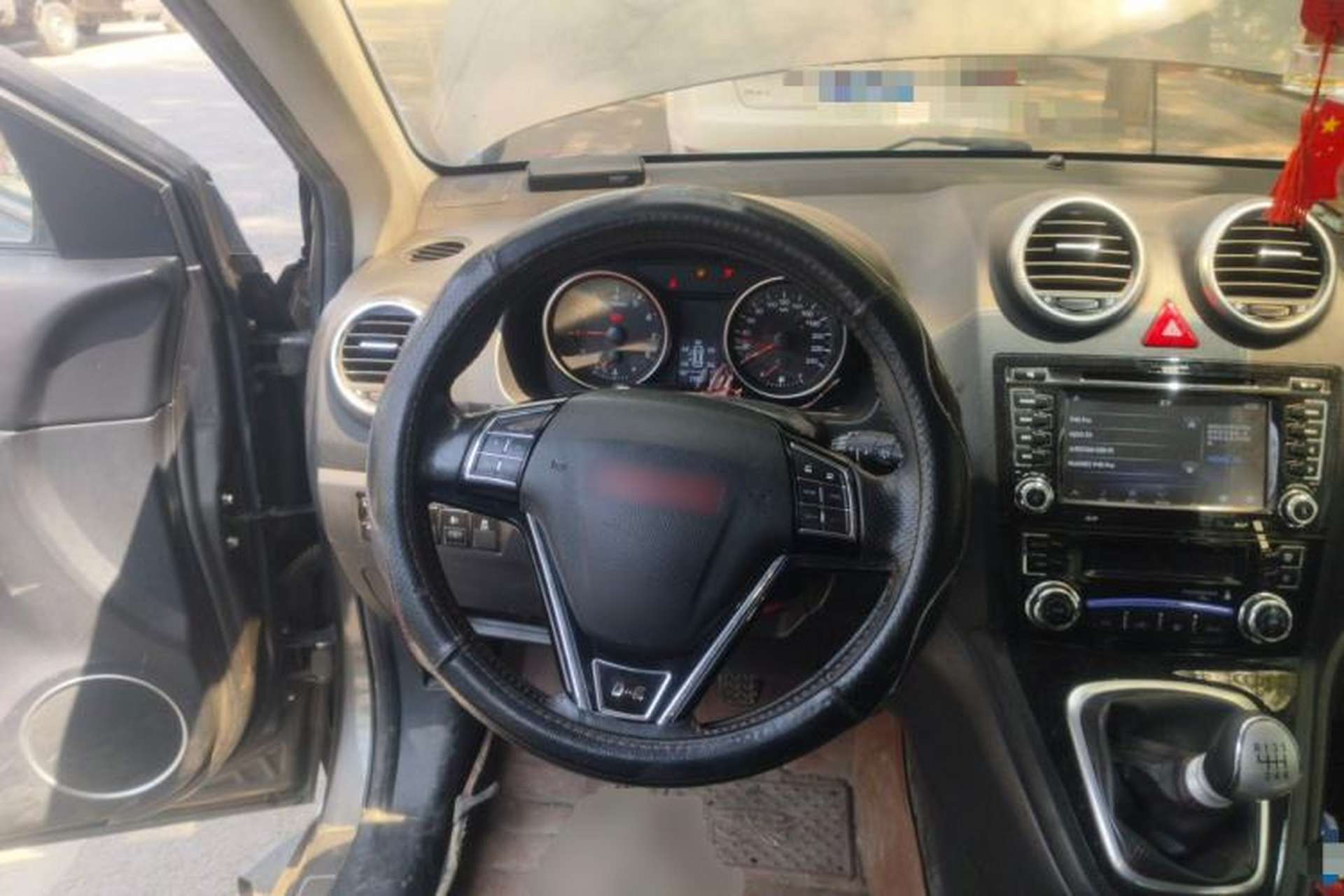 Used Haval H6 2014 Upgraded Model 1.5T Manual Two-Wheel Drive Elite Version Steering Wheel
