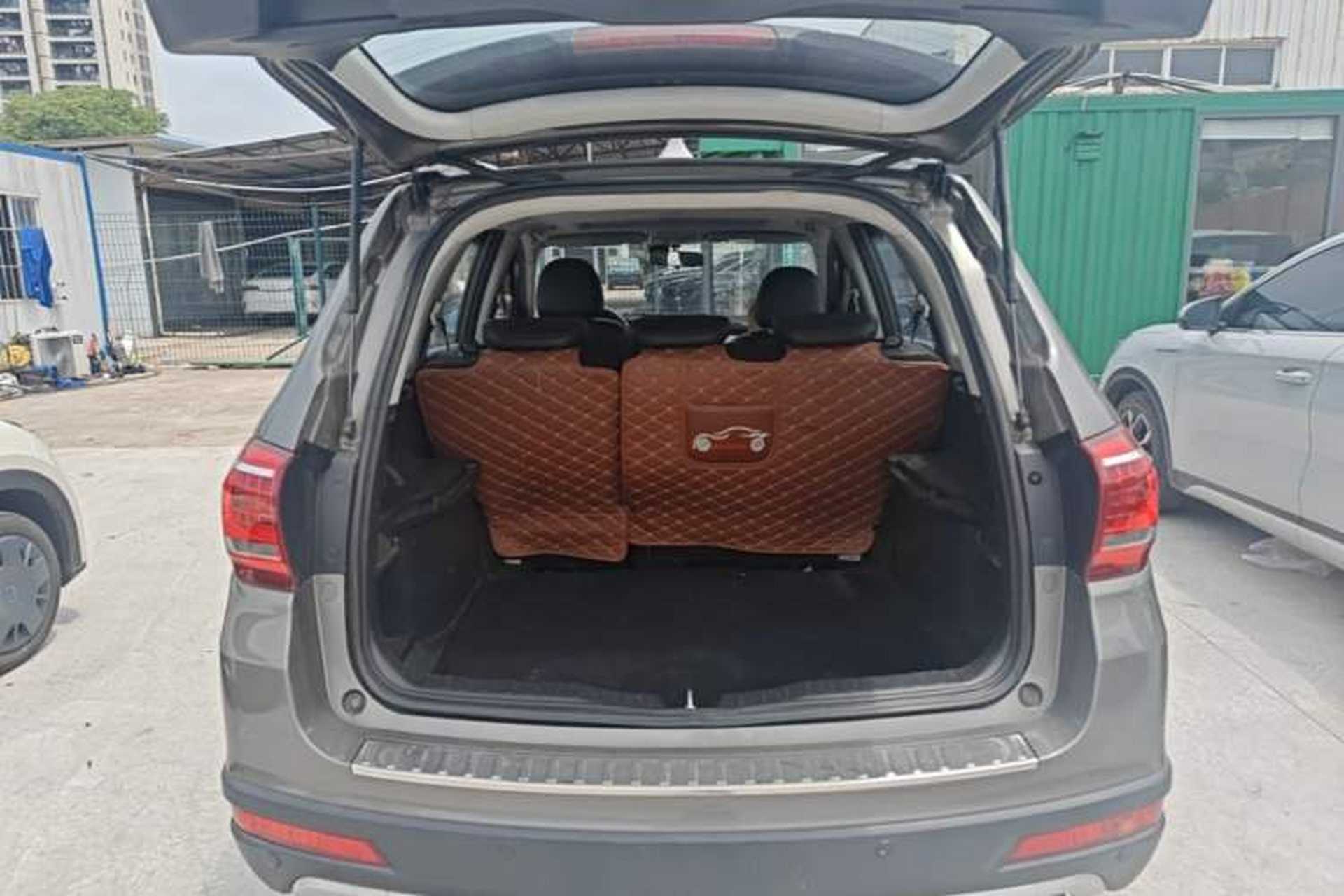 Used Haval H6 2014 Sport Version 1.5T Manual Two-Wheel Drive Elite Edition Trunk