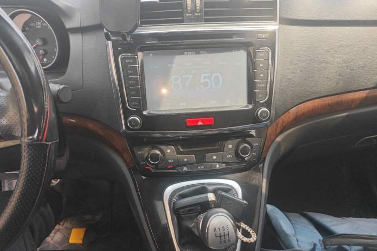 Used Haval H6 2014 Sport Version 1.5T Manual Two-Wheel Drive Elite Edition Audio And AC Panel