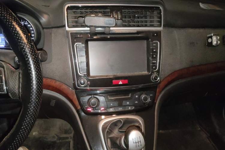 Used Haval H6 2014 Sport Edition 1.5T Manual 4x4 Elite Model Audio And AC Panel