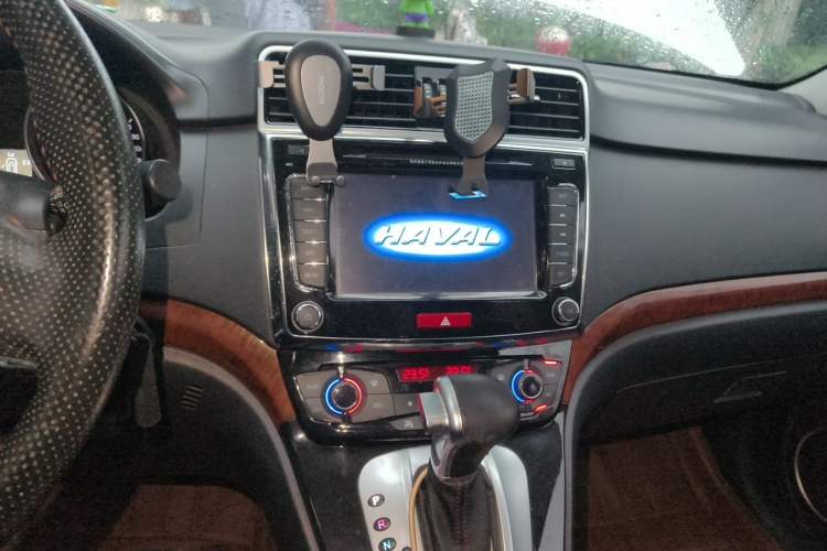 Used Haval H6 2014 Sport Edition 2.4L Automatic Elite Model Audio And AC Panel