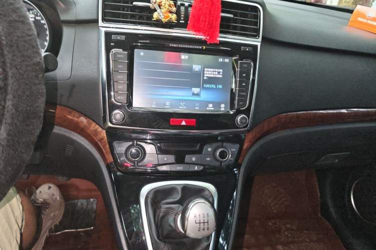 Used Haval H6 2014 Upgraded Model 1.5T Manual Two-Wheel Drive Elite Version Audio And AC Panel