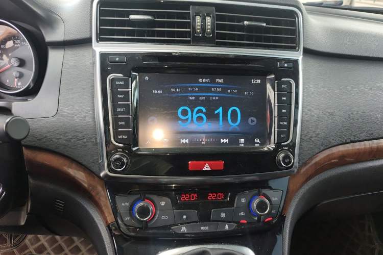Used Haval H6 2014 Sport Version 1.5T Manual Two-Wheel Drive Elite Edition Audio And AC Panel