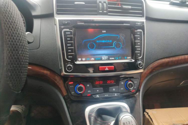 Used Haval H6 2014 Sport Version 1.5T Manual Two-Wheel Drive Elite Edition Audio And AC Panel