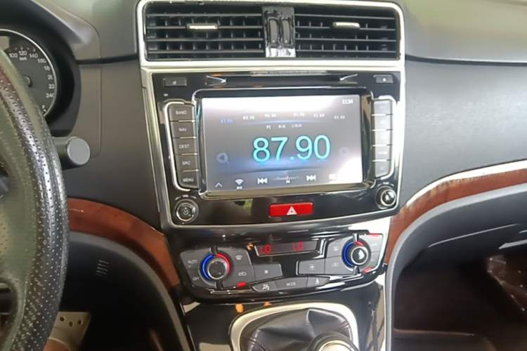 Used Haval H6 2014 Sport Version 1.5T Manual Two-Wheel Drive Elite Edition Audio And AC Panel