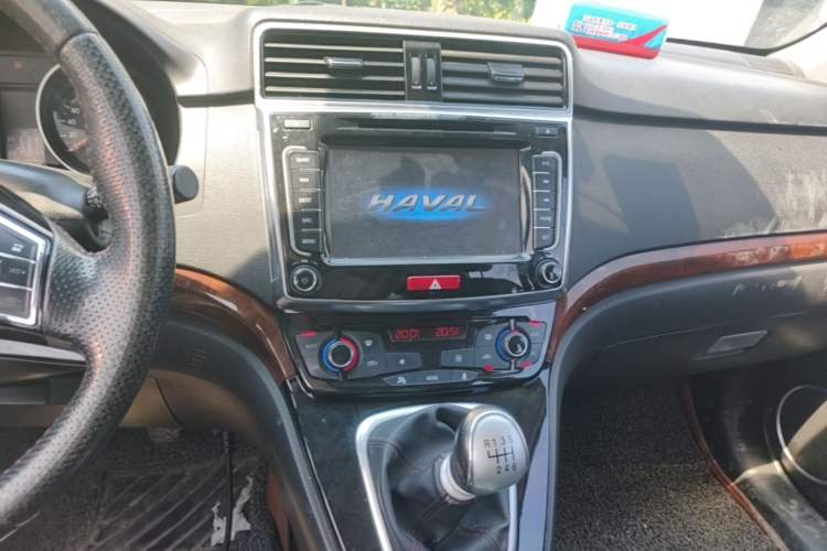 Used Haval H6 2014 Sport Edition 2.0T Diesel Manual Two-Wheel-Drive Elite Model Audio And AC Panel