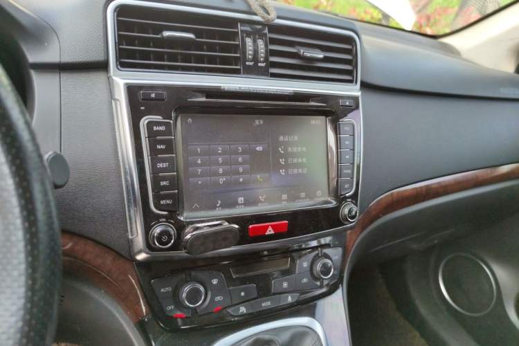 Used Haval H6 2014 Sport Version 1.5T Manual Two-Wheel Drive Elite Edition Audio And AC Panel