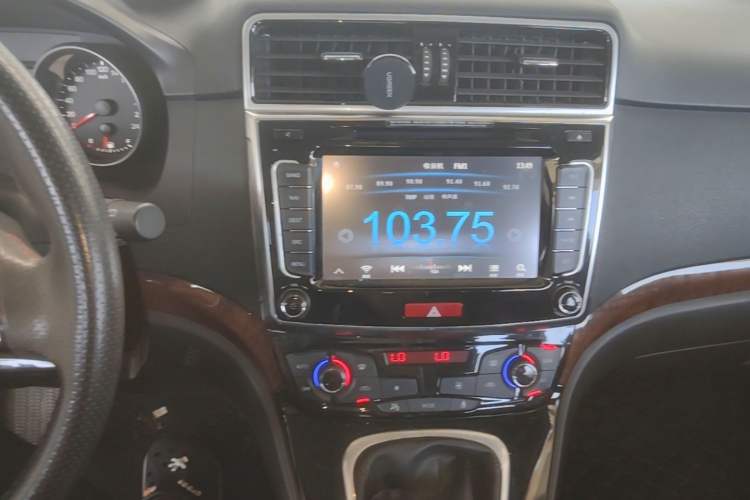 Used Haval H6 2014 Sport Version 1.5T Manual Two-Wheel Drive Elite Edition Audio And AC Panel