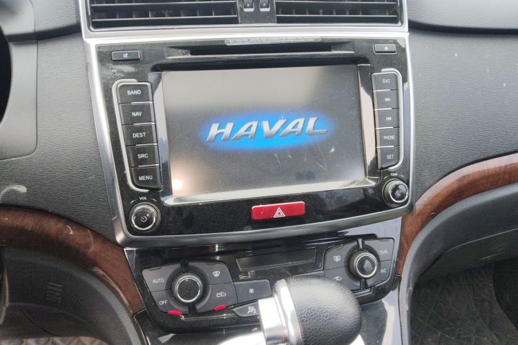 Used Haval H6 2014 Sport Edition 2.4L Automatic Elite Model Audio And AC Panel