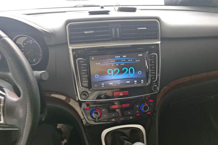 Used Haval H6 2014 Sport Version 1.5T Manual Two-Wheel Drive Elite Edition Audio And AC Panel