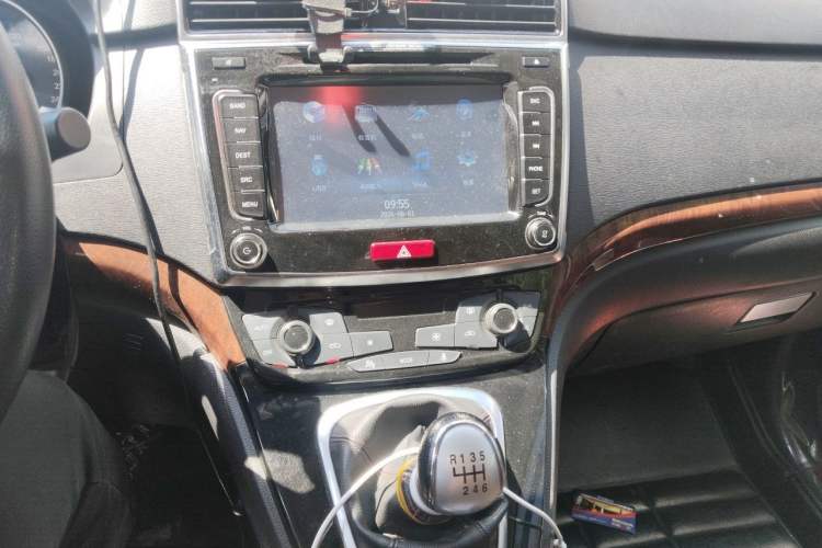 Used Haval H6 2014 Sport Version 1.5T Manual Two-Wheel Drive Elite Edition Audio And AC Panel