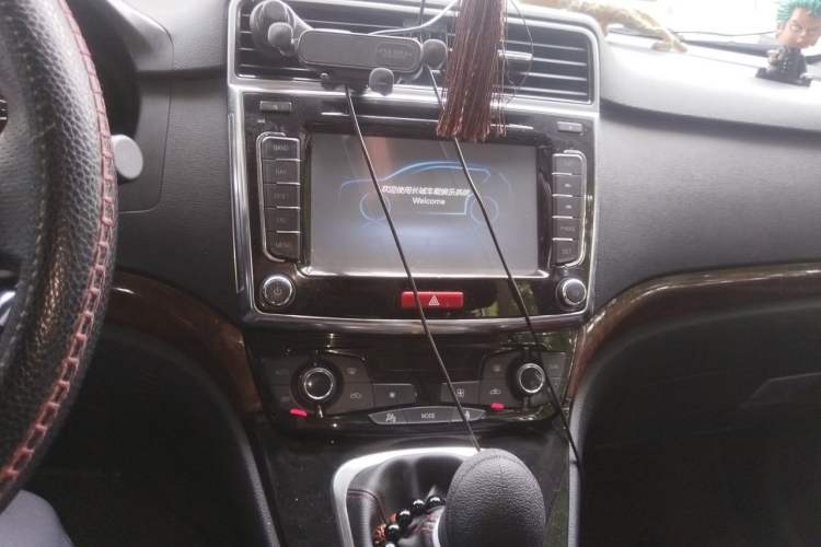 Used Haval H6 2014 Sport Version 1.5T Manual Two-Wheel Drive Elite Edition Audio And AC Panel