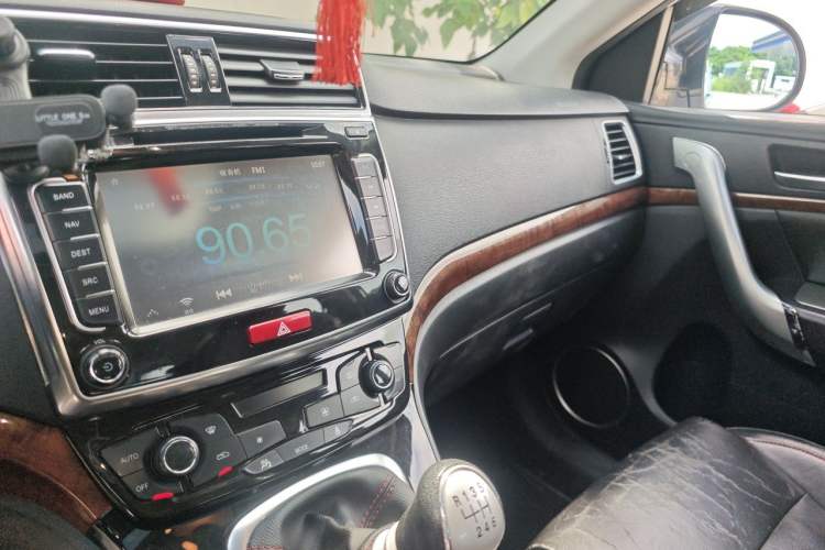 Used Haval H6 2014 Sport Version 1.5T Manual Two-Wheel Drive Elite Edition Audio And AC Panel