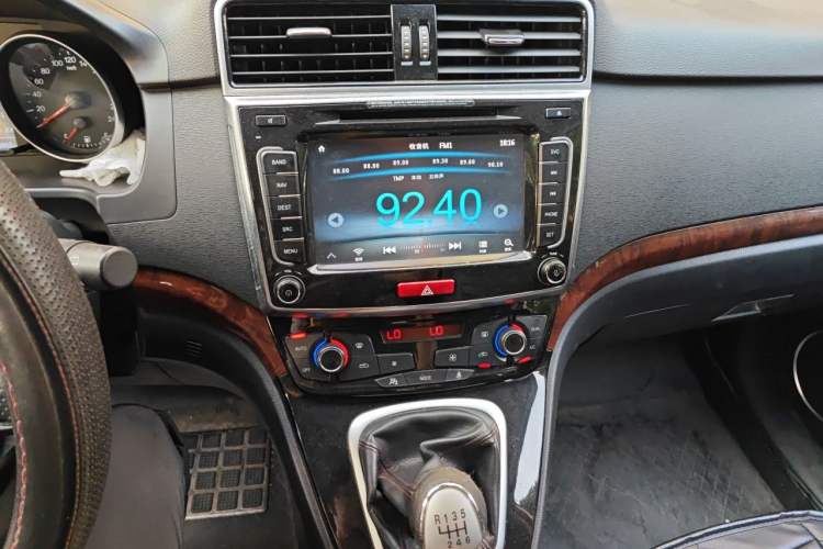 Used Haval H6 2014 Sport Version 1.5T Manual Two-Wheel Drive Elite Edition Audio And AC Panel