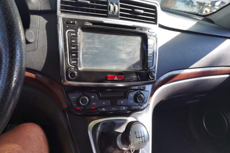 Used Haval H6 2014 Sport Version 1.5T Manual Two-Wheel Drive Elite Edition Audio And AC Panel