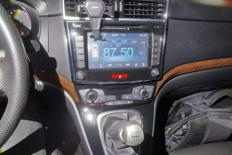Used Haval H6 2014 Sport Edition 2.0T Diesel Manual 4x4 Elite Model Audio And AC Panel