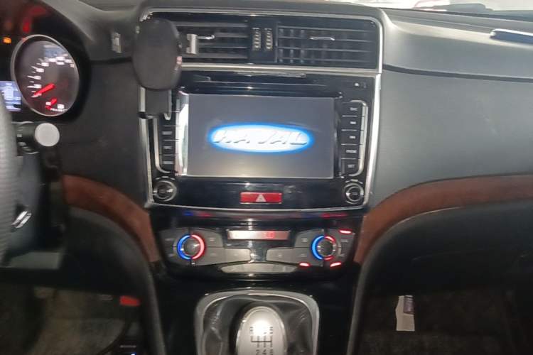 Used Haval H6 2014 Sport Version 1.5T Manual Two-Wheel Drive Elite Edition Audio And AC Panel