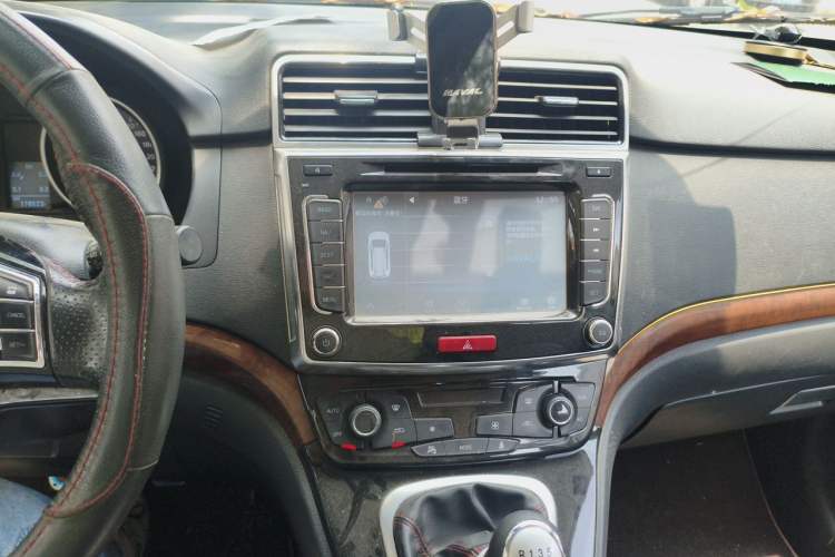 Used Haval H6 2014 Sport Version 1.5T Manual Two-Wheel Drive Elite Edition Audio And AC Panel