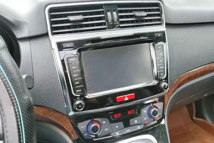 Used Haval H6 2014 Sport Version 1.5T Manual Two-Wheel Drive Elite Edition Audio And AC Panel