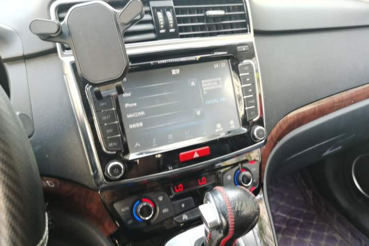 Used Haval H6 2014 Sport Edition 2.4L Automatic Elite Model Audio And AC Panel