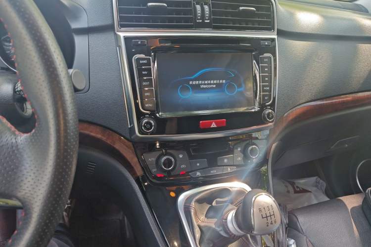Used Haval H6 2014 Sport Version 1.5T Manual Two-Wheel Drive Elite Edition Audio And AC Panel