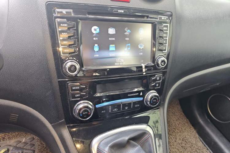 Used Haval H6 2014 Upgraded Model 1.5T Manual Two-Wheel Drive Elite Version Audio And AC Panel