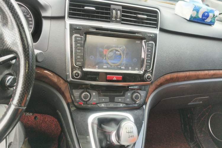 Used Haval H6 2014 Sport Version 1.5T Manual Two-Wheel Drive Elite Edition Audio And AC Panel