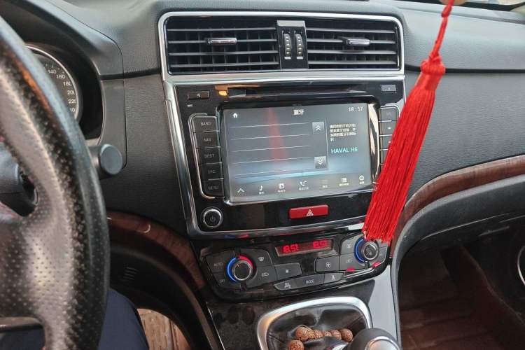 Used Haval H6 2014 Sport Version 1.5T Manual Two-Wheel Drive Elite Edition Audio And AC Panel