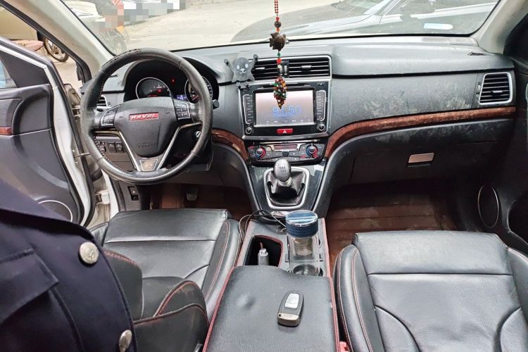 Used Haval H6 2014 Sport Version 1.5T Manual Two-Wheel Drive Elite Edition Center Console