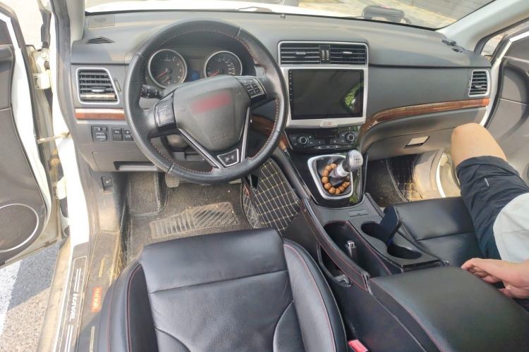 Used Haval H6 2014 Sport Version 1.5T Manual Two-Wheel Drive Elite Edition Center Console