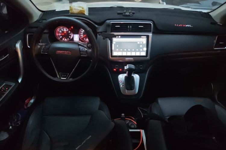 Used Haval H6 2014 Sport Edition 2.4L Automatic Elite Model Center Console