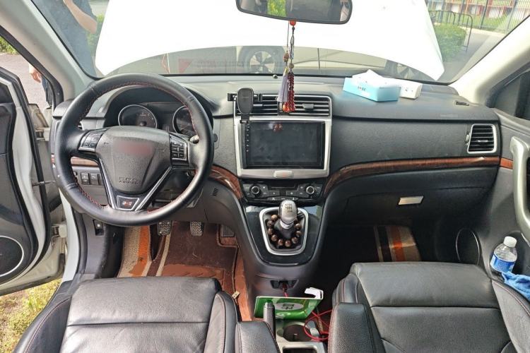 Used Haval H6 2014 Sport Version 1.5T Manual Two-Wheel Drive Elite Edition Center Console