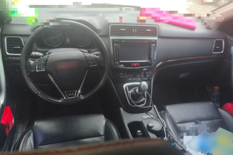 Used Haval H6 2014 Sport Version 1.5T Manual Two-Wheel Drive Elite Edition Center Console