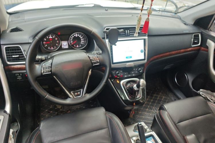 Used Haval H6 2014 Sport Version 1.5T Manual Two-Wheel Drive Elite Edition Center Console