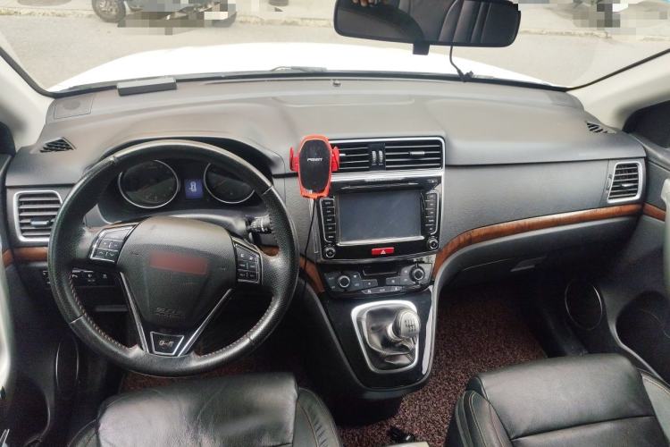 Used Haval H6 2014 Sport Version 1.5T Manual Two-Wheel Drive Elite Edition Center Console